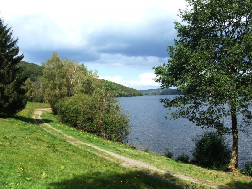 Sentier de rives Lac de Vassivière - Randonnée Creuse Sentier de rives Lac de Vassivière - Randonnée Creuse